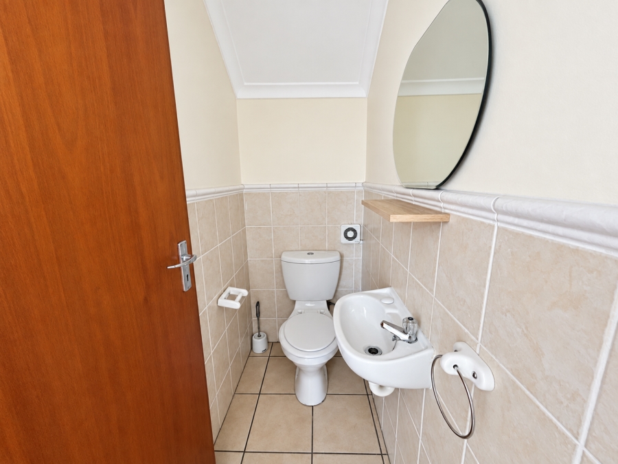 3 Bedroom Property for Sale in Edgemead Western Cape